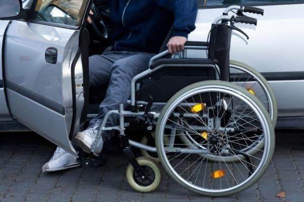 asegurar el coche de una persona discapacitada