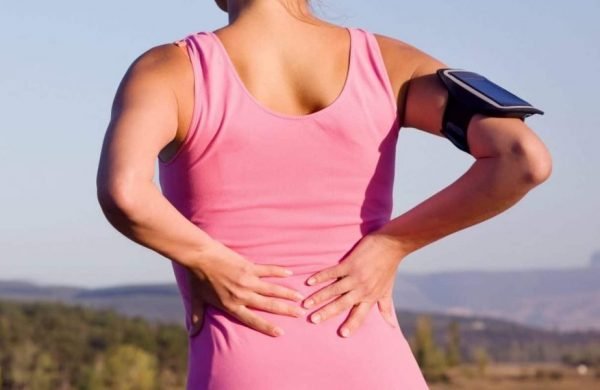¿Pueden los problemas estomacales causar dolor lumbar?