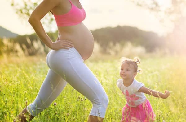 Hacer ejercicio durante el embarazo protege a los hijos de la obesidad