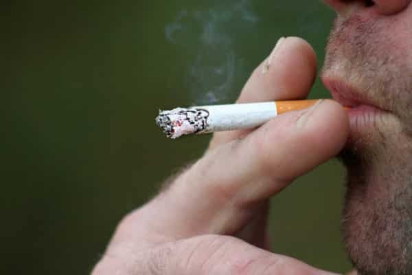 ¿Pueden los fumadores contratar un seguro de vida?