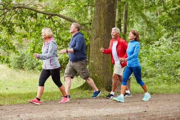Caminar reduce el dolor de rodilla causado por la artrosis